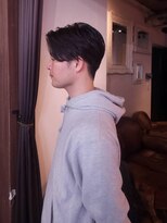 ブロック ジャポン(bloc japon)&nbsp;センターパートの前下がりのショートヘアー