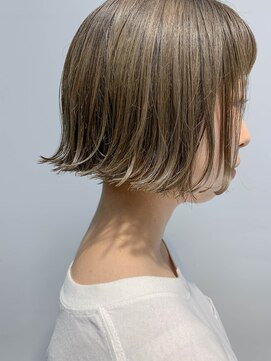 テトヘアー(teto hair) bob(切りっぱなしボブ、グレージュ、ブロンド)