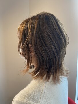 ヴォイチカ(voychica) 糸ハイライト、インナーカラーで柔らかい色味に☆