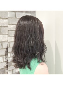 ネオリーブルカ 御茶ノ水店(Neolive Luca) 就活やインターンも黒染めしないで大丈夫！ディープグレーカラー