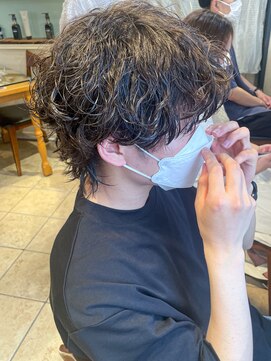 キャンバス バイ ネオリーブ 横浜西口(Canvas by neo.) テテ風 韓国風 ウルフ パーマ 波巻き【横浜】