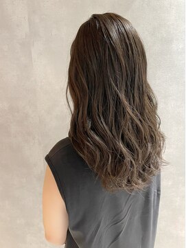 アイディール(:ideal) 20代30代40代☆透け感がおしゃれなプラチナシルバー