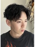黒髪 ツーブロ 刈り上げ センターパート 波巻き スパイラル