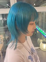 ロリム(RorriM)&nbsp;ウルフカット　ダブルカラー　ターコイズ　顔まわりレイヤー