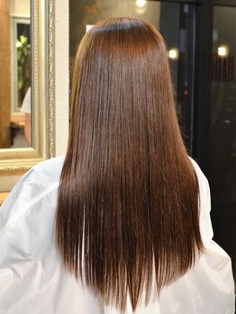 パルマヘアー(Palma hair)の写真/駐車場7台/ロング同料金◇ストレートもケアも叶える！オトナ女性の縮毛矯正◎効果/価格で選ぶTR充実◇
