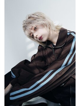 ユーアンボワーズ(U-AMBOISE) ロングウルフ  ブロンド