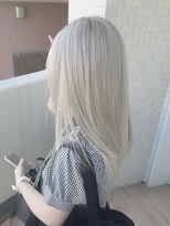 ユウル 横浜(juhl.)&nbsp;ホワイトブロンドホワイトシルバーブリーチダブルカラー/横浜駅