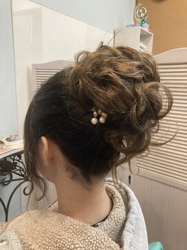 遊イング(遊ing) 盛り盛りヘアー　　お団子ヘアー