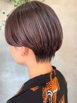 テトヘアー(teto hair) ハンサムショート、センターパート、ピンクパープル