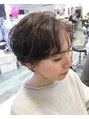 ルプラ トリコ(le-pla trico)&nbsp;パーマ風ショート仕上げに巻くことで次回のパーマ雰囲気を表現
