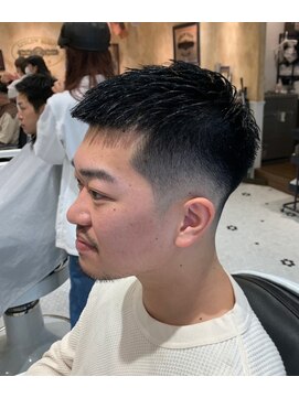 ルドローブラントオオサカ(LUDLOW BLUNT Osaka) 【LUDLOW BLUNT】クロップヘア バーバー フェードカット 直毛