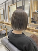 外ハネ切りっぱなしボブ
