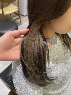 リタ(rita.) まつだて/インナー/ベージュ/艶髪/レイヤー