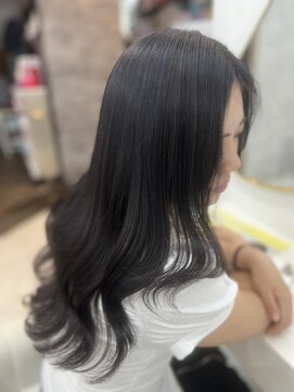 ラビス(Lovis) ミディアム/暗めカラー/デザインカラー/フェイスフレーミング