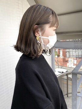 オーシャン(Ocean) ハイライトカラー 外ハネボブ 前髪カット ベージュカラー