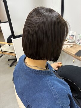 ヘアーアートシフォン 池袋西口店(Hair art chiffon) ダークパープル/ナチュラルショート/白髪ぼかし/縮毛矯正/池袋