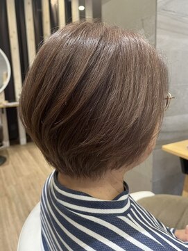 シェリー(Cherie) 丸みショートボブで魅せる大人のツヤ感