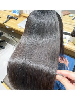 エル 宿河原(elu)の写真/繰り返す白髪染めだからこそ、髪を痛ませない施術を