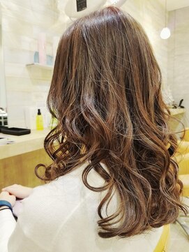 アコロ(acro) ハニーベージュ × ロングレイヤー