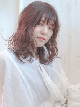 キュート Cute 透明感ふんわりミディアムヘア