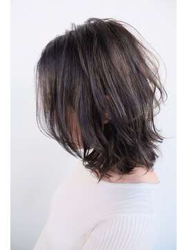 ピントヘアーワークスソウコ(PINT HAIR WORKS SOKO) ミディアム ハイライトグラデーション グレージュ