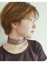 アブソ(Absolute)&nbsp;センターパート　小顔ショートボブ大人ショート　エレガントボブ