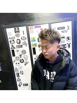 モウ(mow) 外国人風アッシュ　スキンフェード