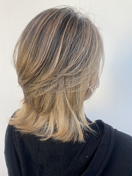 ステア ケース(stair case) 白髪を活かしたデザインカラー 白髪ぼかし 40代50代60代