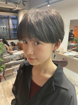 コワファーストナガサキシャンプーボーイ(COIFF1RST NAGASAKI SHAMPOO BOY) 大人可愛い20代30代40代黒髪前下がりショートマッシュショート