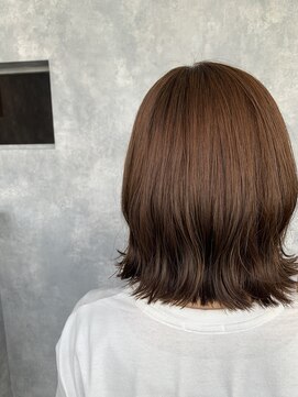 レジェ(LEGE) 外ハネにスタイル