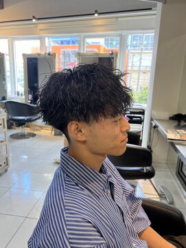 アイズ 海老名(AIZU) ツイストスパイラルパーマ ソフトツイスト メンズパーマ 眉毛