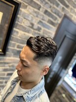 ミリオンバックス 御徒町店(Million Backs)&nbsp;緩パン/サイドパート/アイロンパーマ<理容室>[メンズ/眉毛]