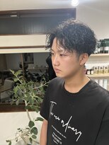 メロウ(mellow)&nbsp;センターパート×ツイストスパイラルパーマ