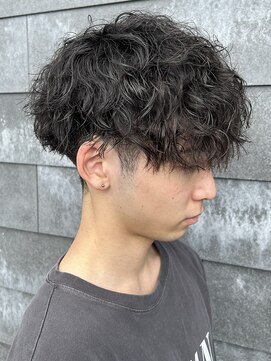 ヒュイル バイ ニアウ(Hwyl by Niau) メンズマッシュパーマツイストスパイラルパーマニュアンスパーマ