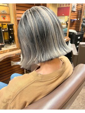 ヘアースペース エートゥーゼット(HairSpace AtoZ) バレイヤージュ/ホワイトカラー/ハイライトカラー