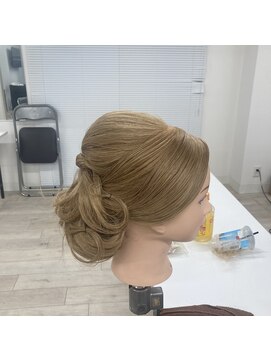 アイフィールローズ(ifeel Rose) シニヨン