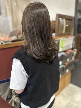 アトリエ(atelier.) 艶グレージュ