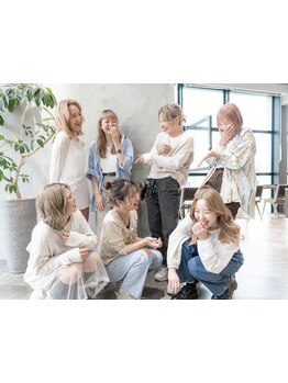 女性スタイリストが担当♪経験豊富だから安心♪髪質やお悩みに寄り添いあなた史上最高のスタイルを叶えます