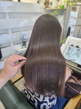 ウェルス(Wealth) 艶オリーブブラウン×軽やかロング