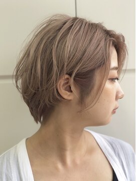 ムク(muku.) ハイトーンベージュショート