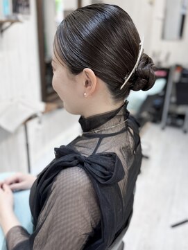 リモア(L I M O A) タイトシニヨン×ヘアセット