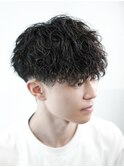フェザーパーマ/ブルーブラック/刈り上げセンターパート[新宿]