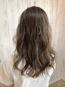 ヘブンリー(heavenly) 20代30代40代◎小顔#ネオウルフ#外ハネ#アッシュ#外人風カラー