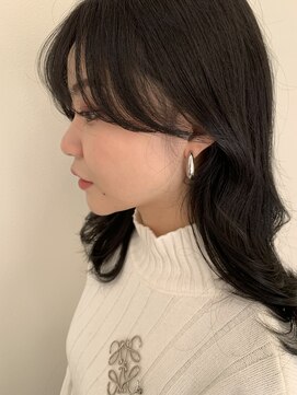 シェノン 西梅田(CHAINON) グレーベージュ/レイヤーロング/黒髪/レイヤーカット