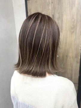 ヴィフ 大船(VIF) 白髪ぼかし/ハイライトカラー/大船駅/大船/鎌倉/白髪染め/ボブ