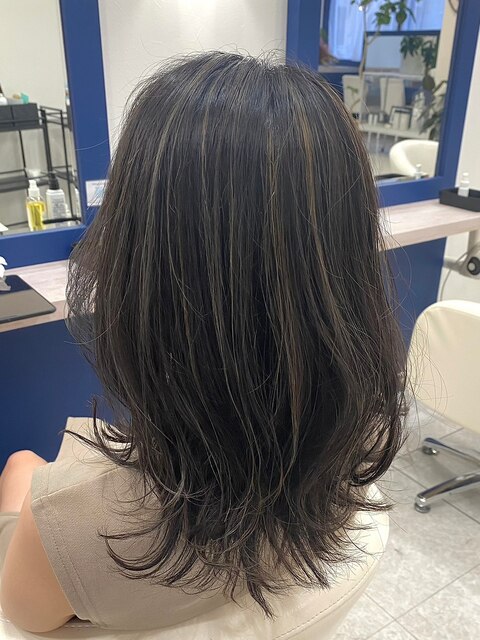 丸みショートヘアピンクベージュカラーミルクティーベージュ