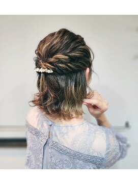 サーティーン(THIRTEEN) ミディアム♪結婚式お呼ばれヘアセット《20代30代》