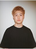 金髪スパイキー