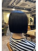 切りっぱなしボブ＊ブル―ブラック