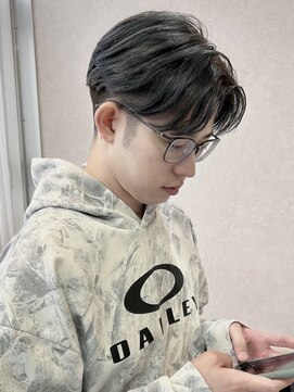メンズサロン トレヘアー 京都烏丸店(tRe hair) ブルーブラック フェザーパーマ サーフカール センターパート